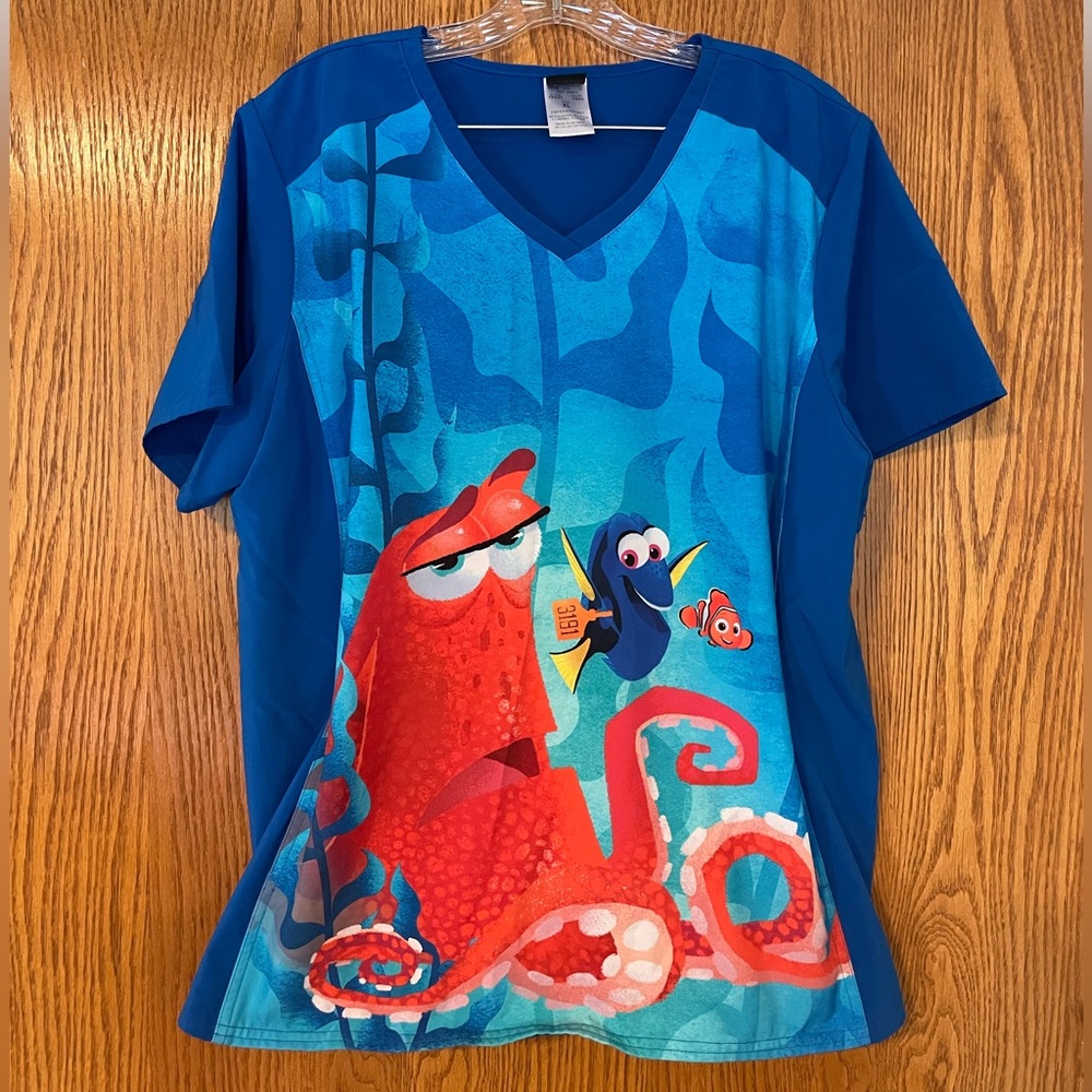 Cherokee Tooniforms Finding Dory scrub top size XL